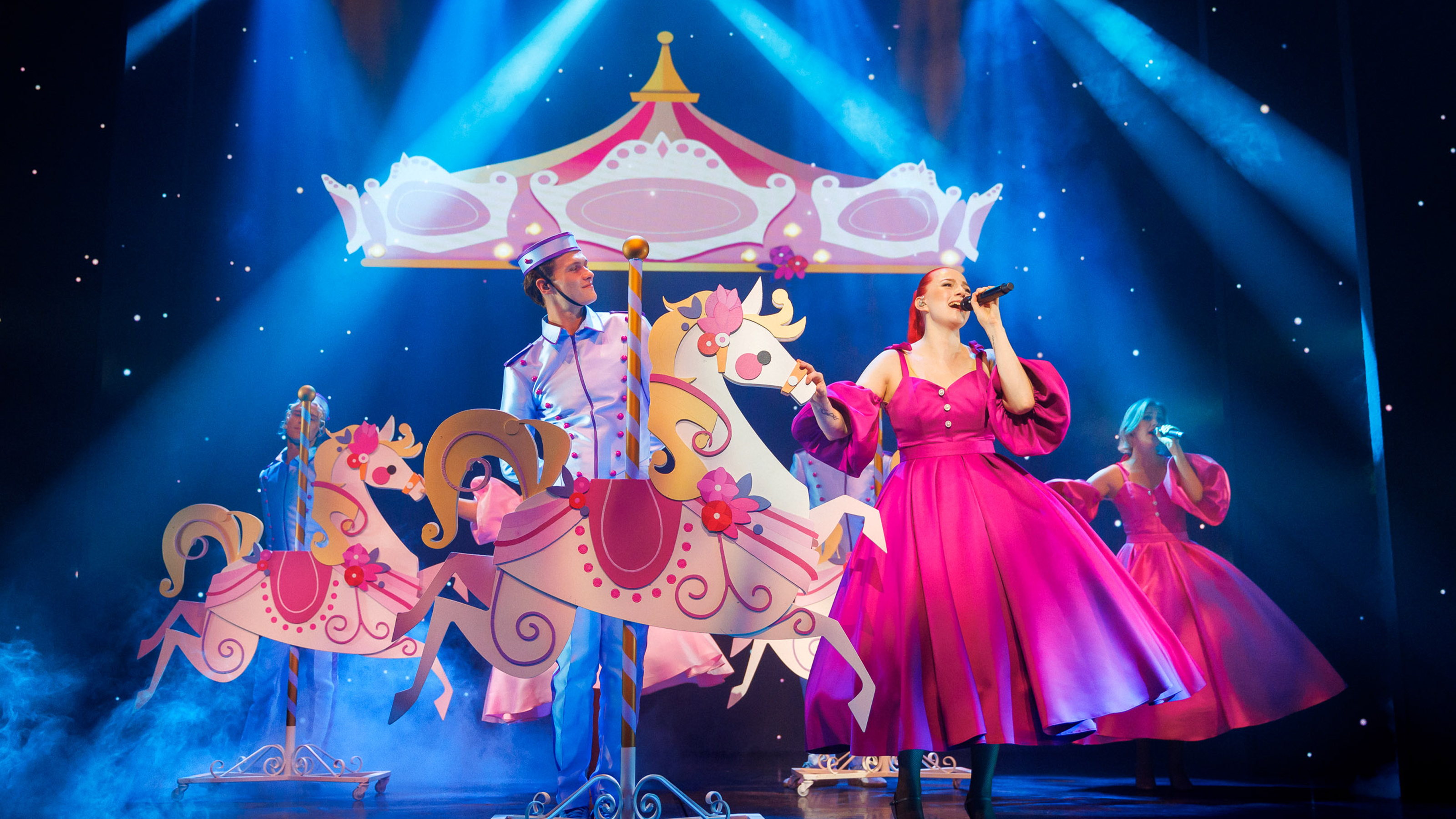 Experience a fantastic Wallmans Show and stay at Tivoli Hotel.